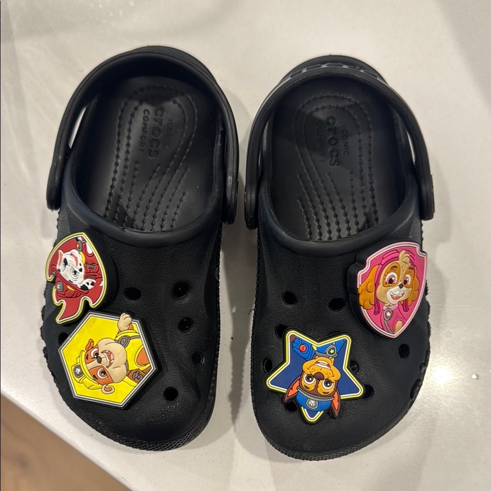 CROCS Black Slippers with Classic Design